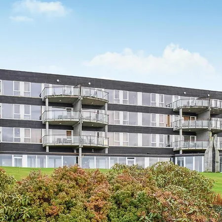 Awesome In W/ 2 Bedrooms Apartment