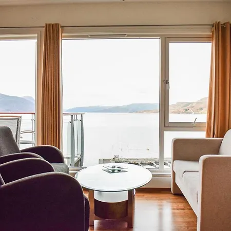 Awesome In W/ 2 Bedrooms * Hjelmeland