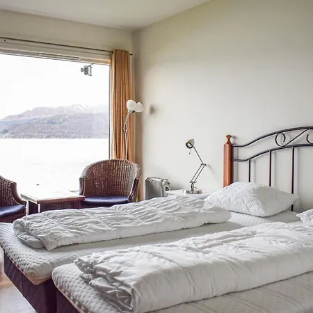 Awesome In W/ 2 Bedrooms Apartament Hjelmeland